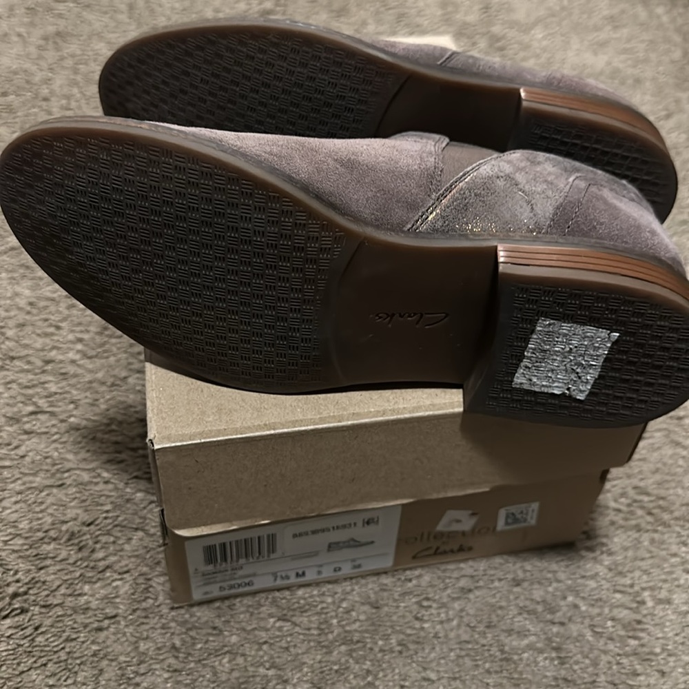 Booties new condition - Picture 3 of 4